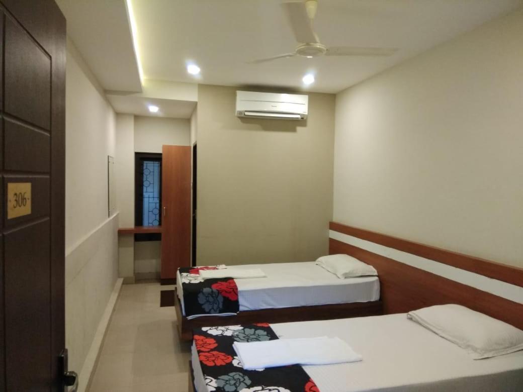 Tirur Tourist Home ภายนอก รูปภาพ